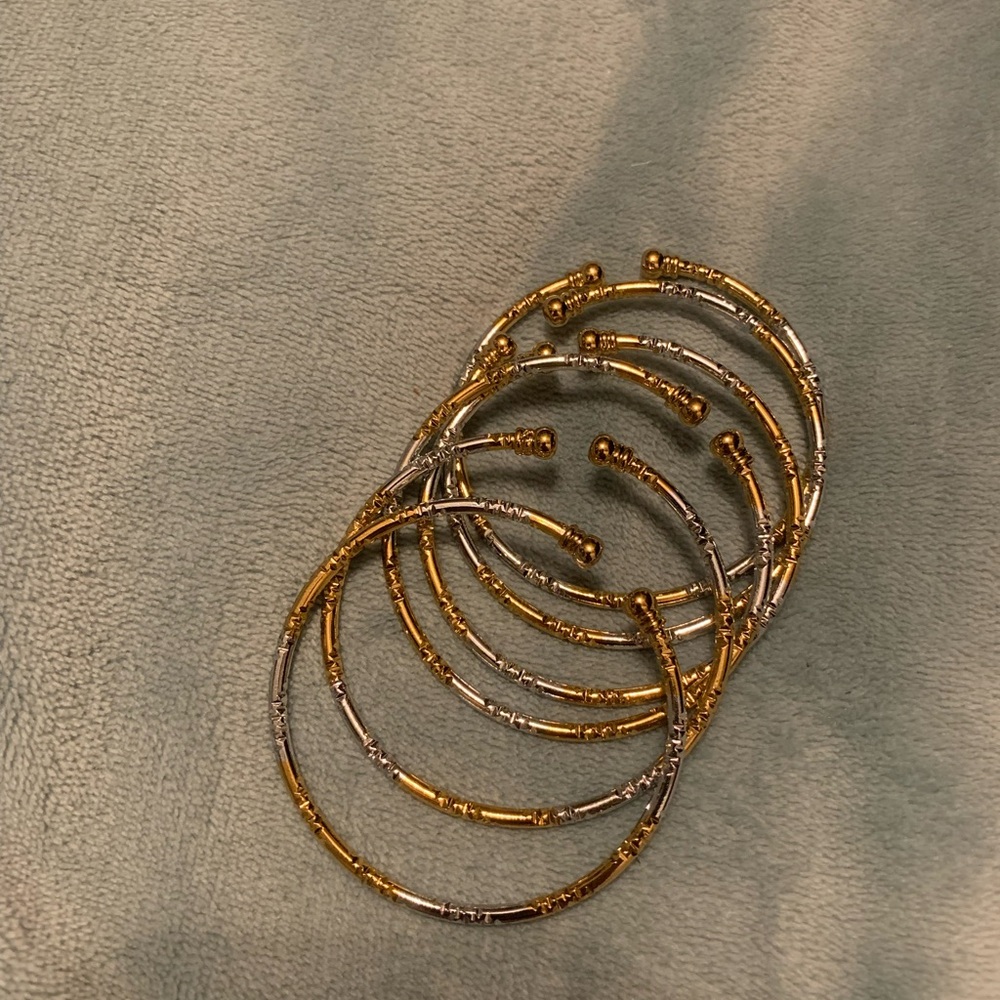 Bangle bracelets - Picture 3 of 5